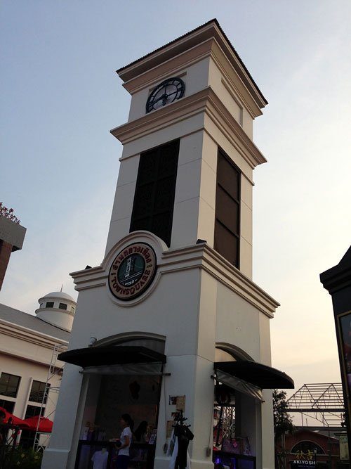 clock-tower-at-asiatique