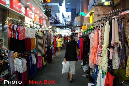 shoping area at prutunam, bangkok