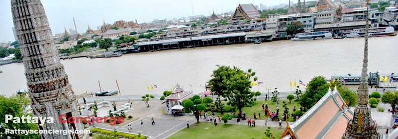 Chao Phra Ya River Bank